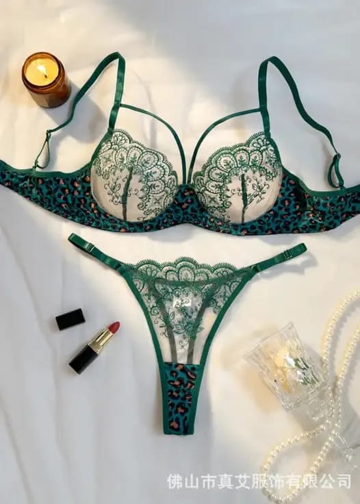 Black Leopard Print Lingerie Set – লেপার্ড প্রিন্ট লেসি ব্রা ও প্যান্টি সেট - Image 3